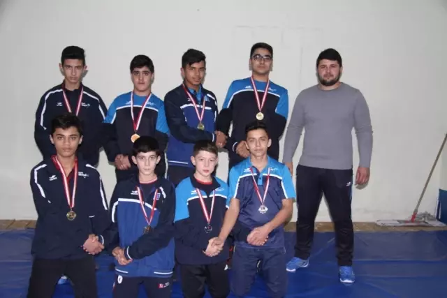 Bucaklı Güreşçiler Türkiye Şampiyonasına Adını Yazdırdı