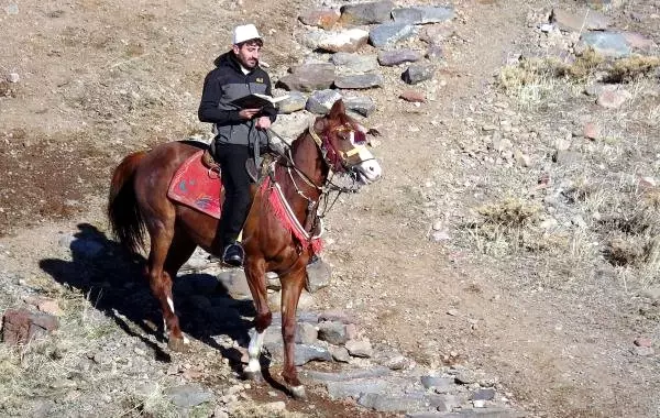 Erzurum'da Atlı Hafızlar, 485'inci 'Binbir Hatim'i Başlattı Erzurum'da Atlı Hafızlar, 485'inci 'Binbir Hatim'i Başlattı