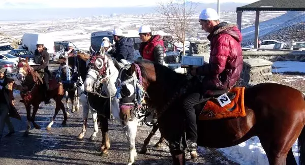 Erzurum'da Atlı Hafızlar, 485'inci 'Binbir Hatim'i Başlattı Erzurum'da Atlı Hafızlar, 485'inci 'Binbir Hatim'i Başlattı