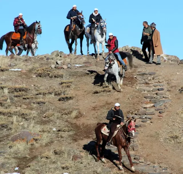 Erzurum'un 500 Yıllık Geleneği: 1001 Hatim Erzurum'un 500 Yıllık Geleneği: 1001 Hatim
