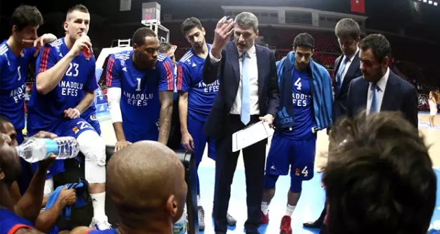 Anadolu Efes, Başantrenörü Velimir Perasovic ile Yollar Ayrıldı