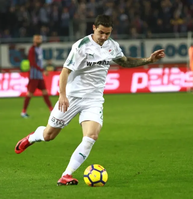 Süper Lig: Trabzonspor: 0 - Bursaspor: 0 (İlk Yarı) Süper Lig: Trabzonspor: 0 - Bursaspor: 0 (İlk Yarı)