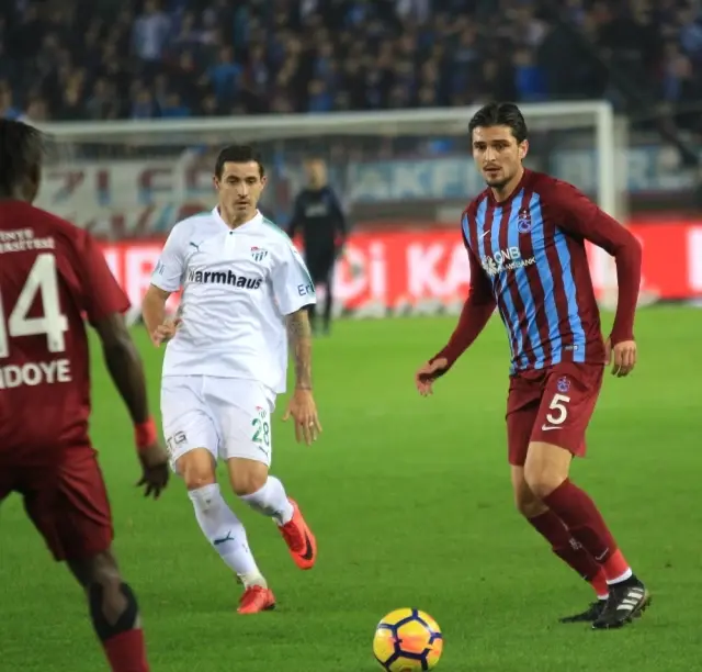 Süper Lig: Trabzonspor: 0 - Bursaspor: 0 (İlk Yarı) Süper Lig: Trabzonspor: 0 - Bursaspor: 0 (İlk Yarı)