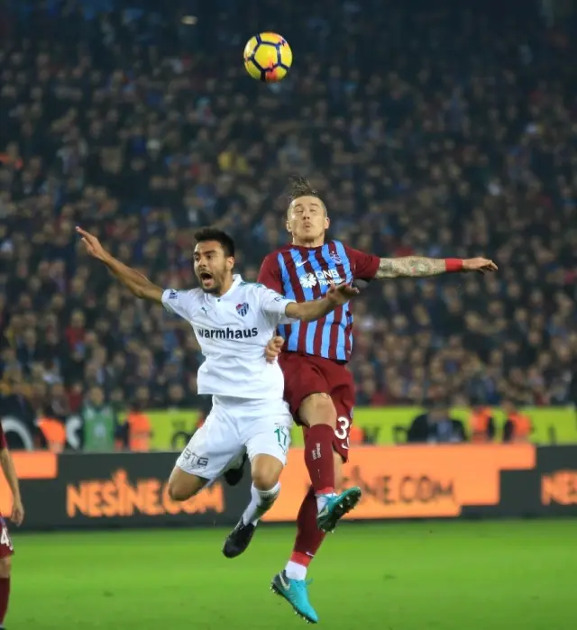 Süper Lig: Trabzonspor: 0 - Bursaspor: 0 (İlk Yarı) Süper Lig: Trabzonspor: 0 - Bursaspor: 0 (İlk Yarı)