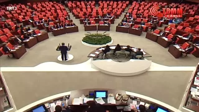 TBMM'de Milletvekilleri Yılmaz Ailesine Başsağlığı Diledi TBMM'de Milletvekilleri Yılmaz Ailesine Başsağlığı Diledi