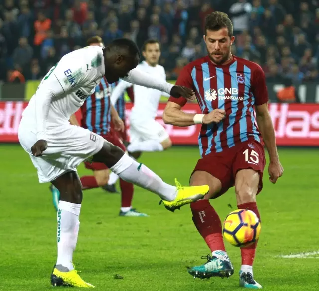 Trabzon'da İlk Yarıda Gol Yok Trabzon'da İlk Yarıda Gol Yok
