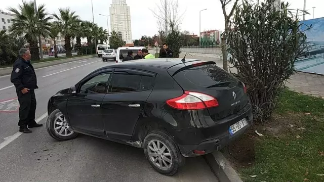 Arkadaşını Okul Kursuna Götürürken Kaza Yaptı: 1 Yaralı Arkadaşını Okul Kursuna Götürürken Kaza Yaptı: 1 Yaralı