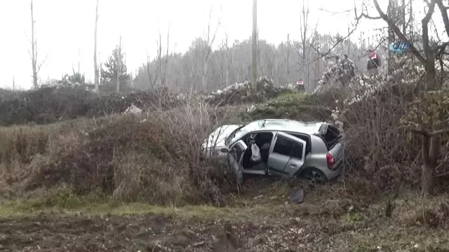 Hastaneye Giderken Tarlaya Yuvarlandılar: 4 Yaralı Hastaneye Giderken Tarlaya Yuvarlandılar: 4 Yaralı
