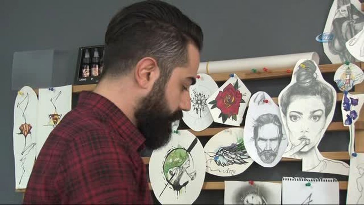 Heykeltıraştı, Dövmeci Oldu