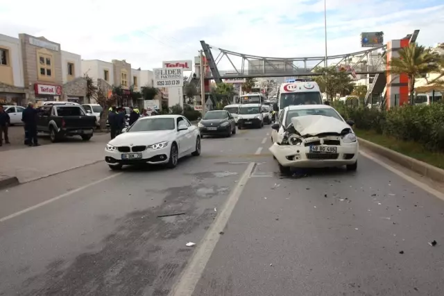 Bodrum'da Trafik Kazası 1 Yaralı Bodrum'da Trafik Kazası 1 Yaralı
