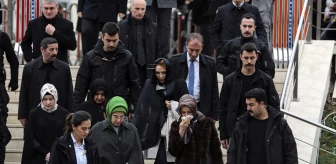 Yavuz Yılmaz'ın Cenazesinde Duygusal Anlar! Berna Yılmaz, Emine Erdoğan'a Sarılıp Ağladı