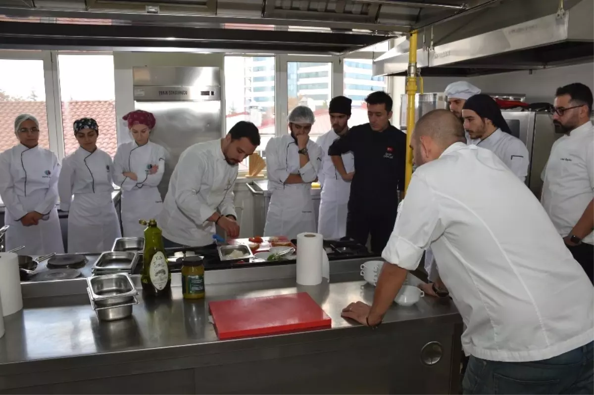 Anadolu Üniversitesi'nde 'Ekol ile Zirvedeki Lezzetler' Workshopu Düzenlendi