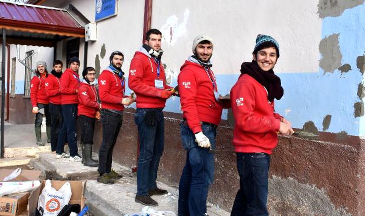 Üniversiteliler, Okulun Çehresini Değiştirdi