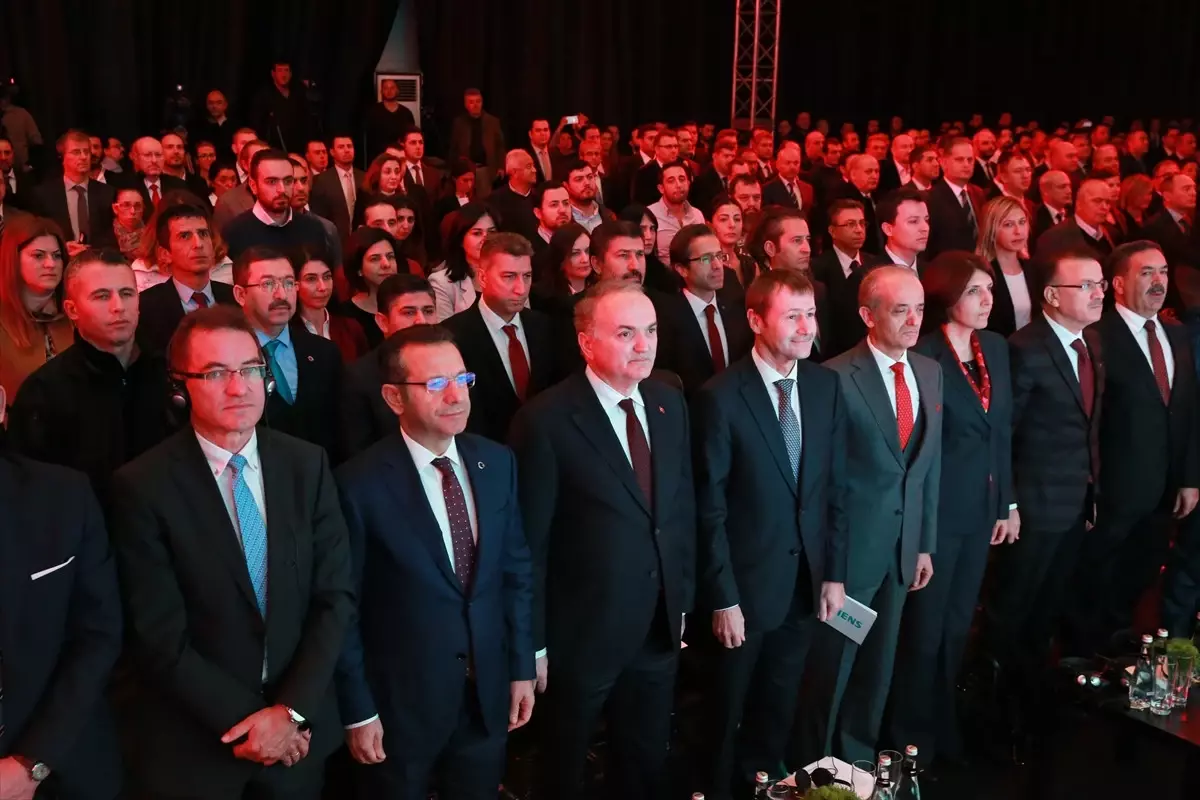 Bakan Özlü Kocaeli'de Fabrika Açılışına Katıldı