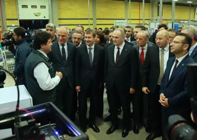 Bakan Özlü Kocaeli'de Fabrika Açılışına Katıldı Bakan Özlü Kocaeli'de Fabrika Açılışına Katıldı
