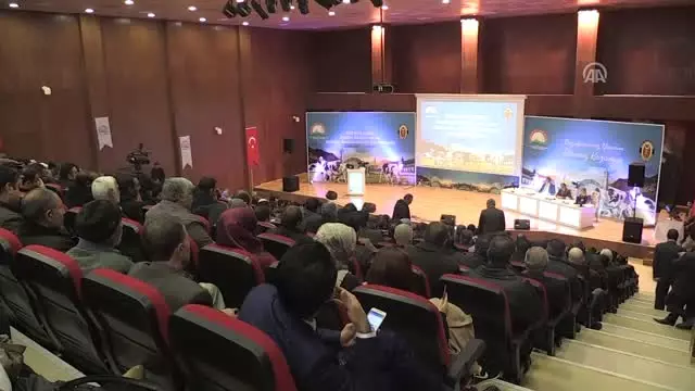 Buzağılarda Bakım Beslenme ve Buzağı Hastalıkları' Konferansı Buzağılarda Bakım Beslenme ve Buzağı Hastalıkları' Konferansı