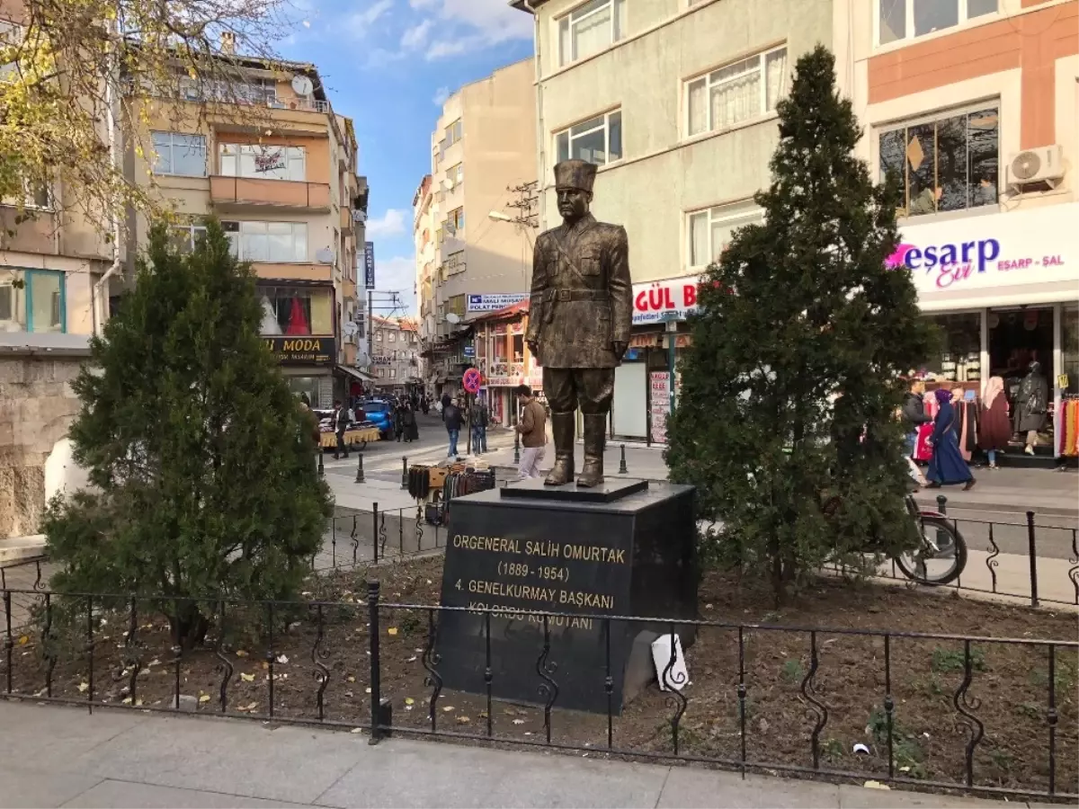 Çorlu'ya Omurtak Paşa Heykeli