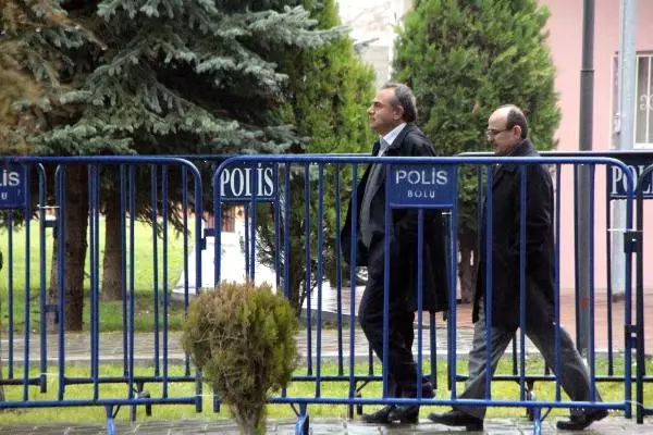 Bolu'daki Fetö Davasında, Eski Rektörün de Bulunduğu 17 Sanığa Beraat Bolu'daki Fetö Davasında, Eski Rektörün de Bulunduğu 17 Sanığa Beraat