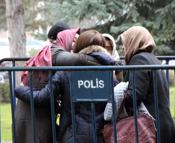 Bolu'daki Fetö Davasında, Eski Rektörün de Bulunduğu 17 Sanığa Beraat Bolu'daki Fetö Davasında, Eski Rektörün de Bulunduğu 17 Sanığa Beraat