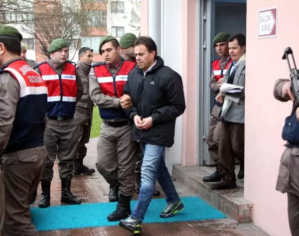 Bolu'daki Fetö Davasında, Eski Rektörün de Bulunduğu 17 Sanığa Beraat Bolu'daki Fetö Davasında, Eski Rektörün de Bulunduğu 17 Sanığa Beraat