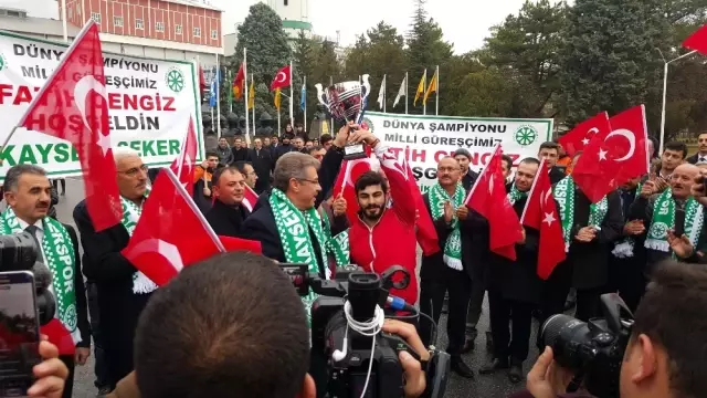 Kayseri Şeker Güreş Takımı Başarıya Koşuyor