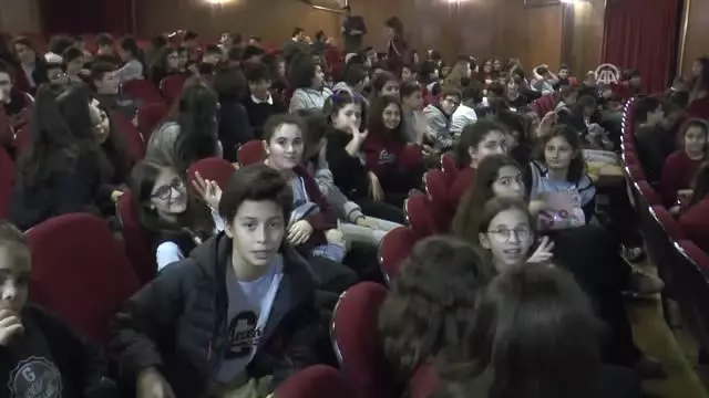 Mersin'de 'Hanım Olan Hizmetçi' Operası Sahnelendi Mersin'de 'Hanım Olan Hizmetçi' Operası Sahnelendi