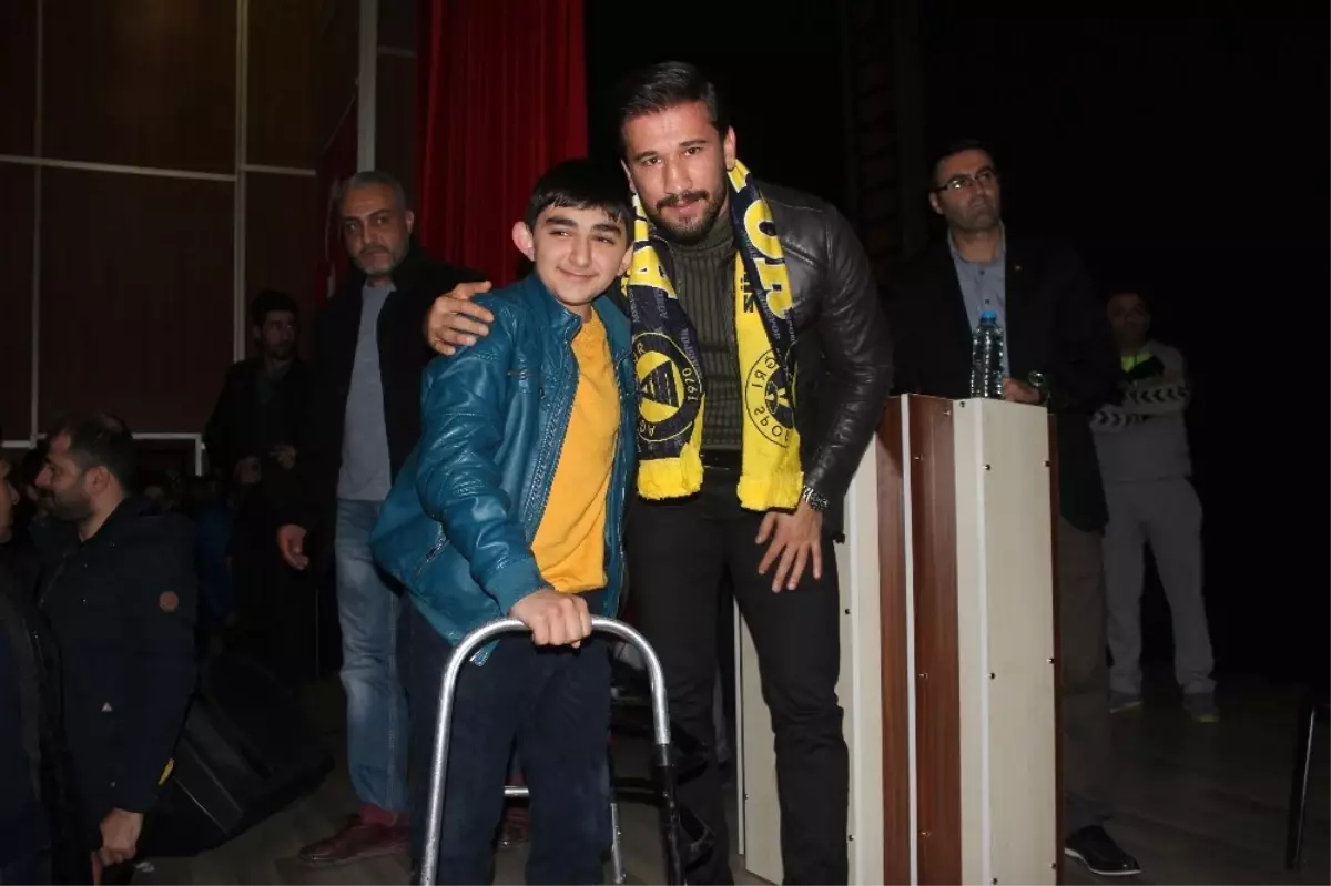 Milli Sporcu Adem Kılıççı Ağrı'da Vatandaşlarla Bir Araya Geldi