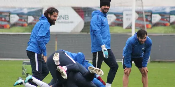 Trabzonspor'da Neşeli Antrenman Trabzonspor'da Neşeli Antrenman