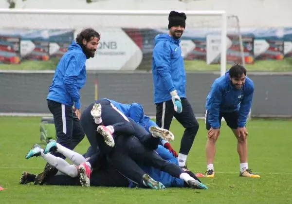 Trabzonspor'da Neşeli Antrenman Trabzonspor'da Neşeli Antrenman