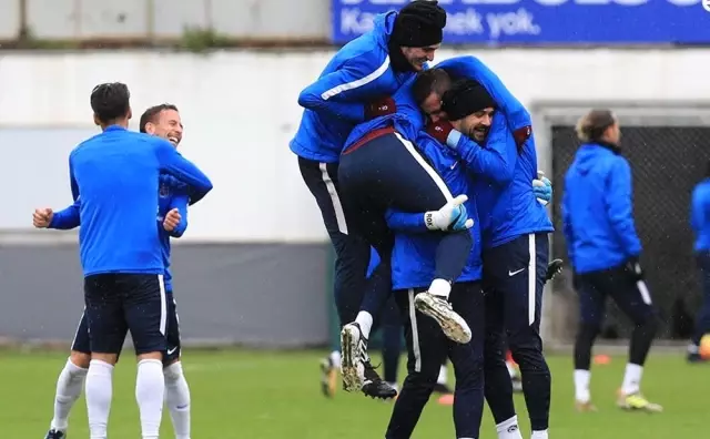 Trabzonspor Karabükspor Maçı Hazırlıklarını Sürdürdü Trabzonspor Karabükspor Maçı Hazırlıklarını Sürdürdü