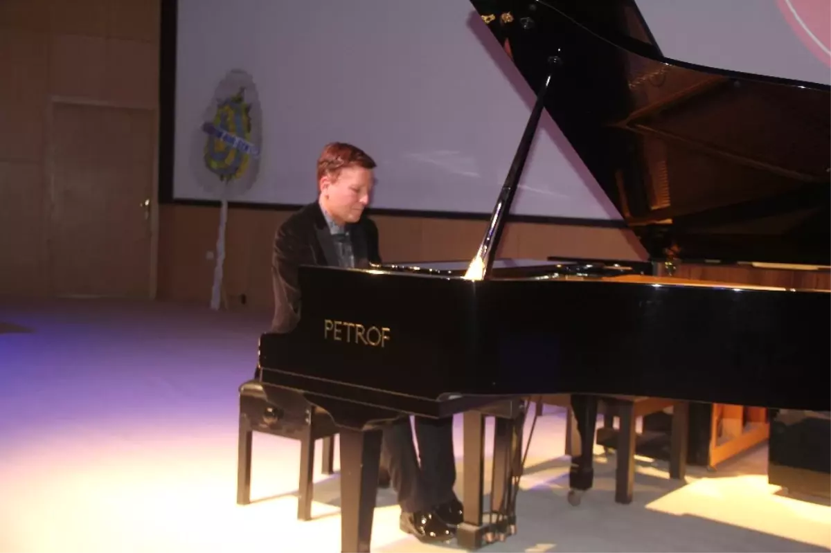 Ünlü Piyanist Blet'den Konser Öncesi İsrail'i Boykot Çağrısı