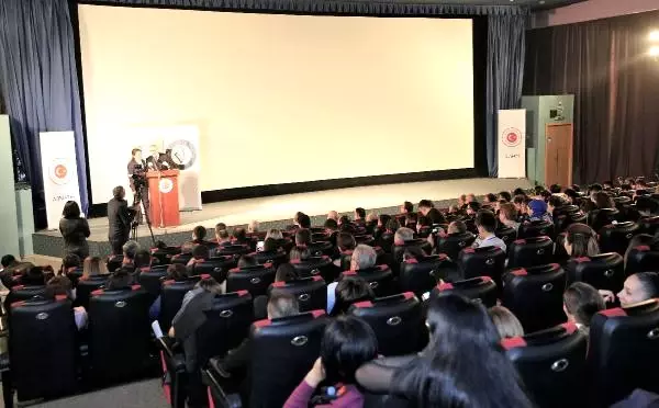 Kazakistan'da 'Ayla' İzdihamı