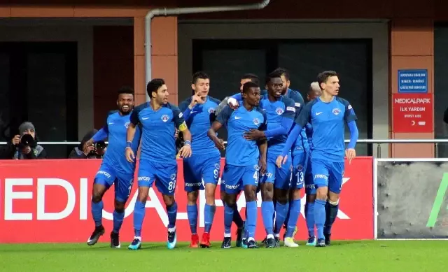 Süper Lig: Kasımpaşa: 1 - Medipol Başakşehir: 1 (İlk Yarı)