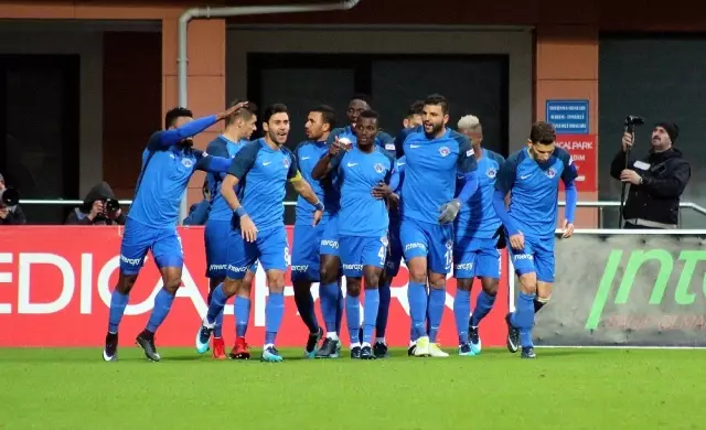 Süper Lig: Kasımpaşa: 1 - Medipol Başakşehir: 1 (İlk Yarı)