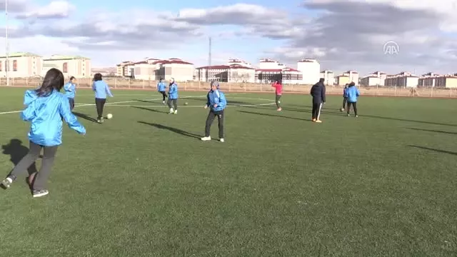 Şampiyonluk Kupasını Uçan Kız İçin Kaldırmak İstiyorlar