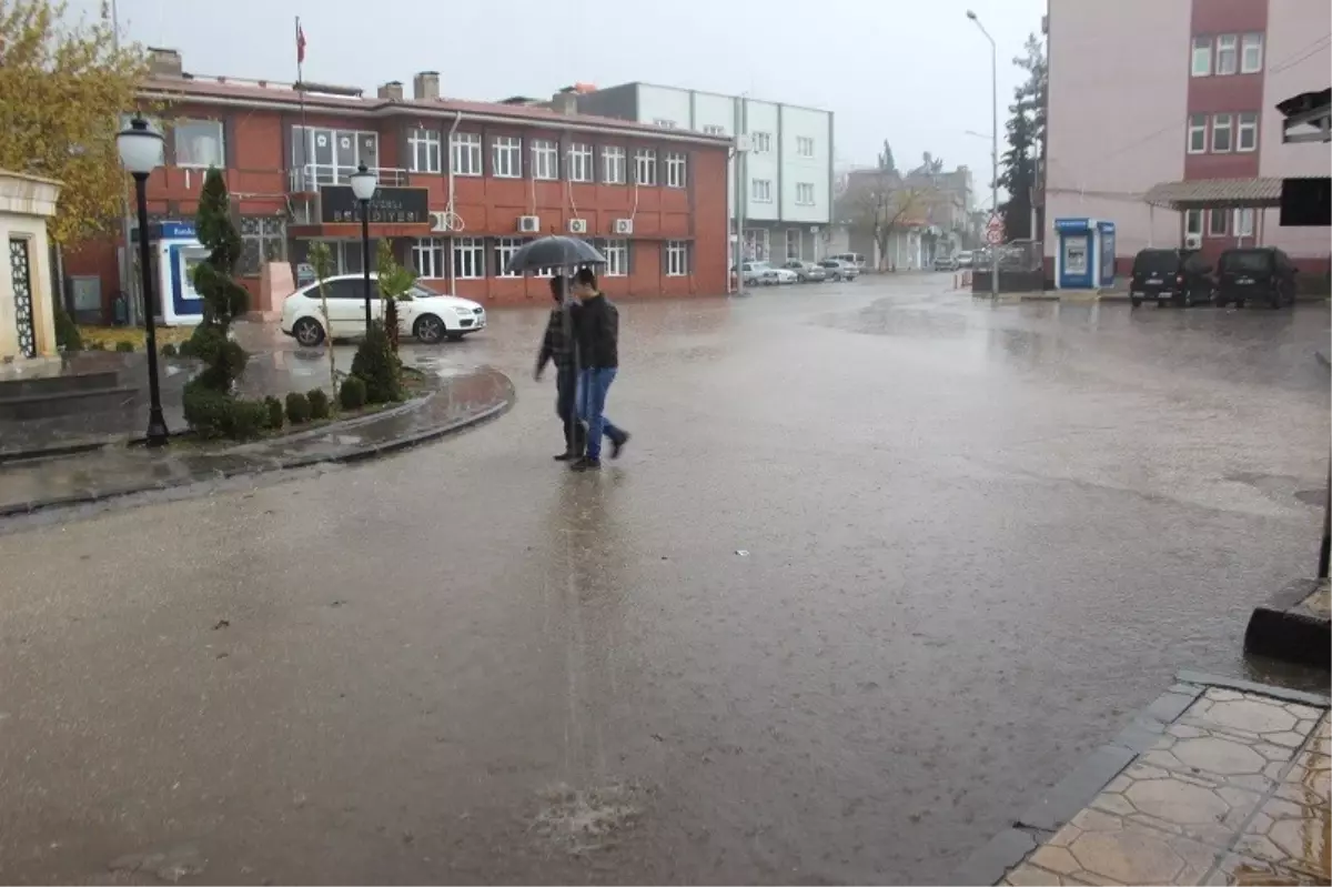 Yavuzeli'nde Yağmur Yüzleri Güldürdü