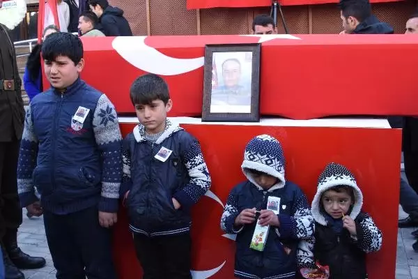 Şehit Er, Van'da Toprağa Verildi Şehit Er, Van'da Toprağa Verildi