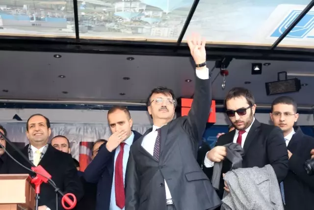 AK Parti İl Başkanı Türkmenoğlu'na Görkemli Karşılama AK Parti İl Başkanı Türkmenoğlu'na Görkemli Karşılama