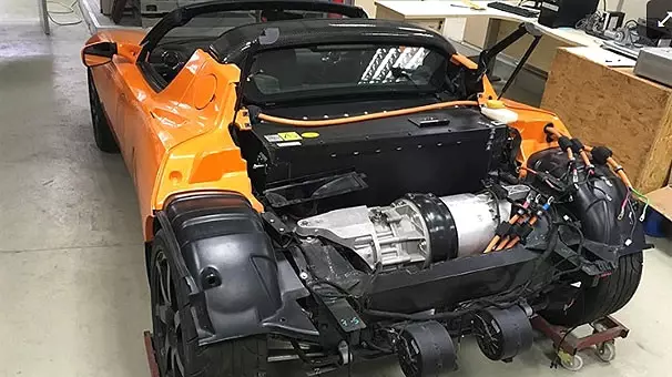 Ali Ağaoğlu'nun İTÜ'ye Bağışladığı Tesla Otomobil Çürümeye Terk Edildi