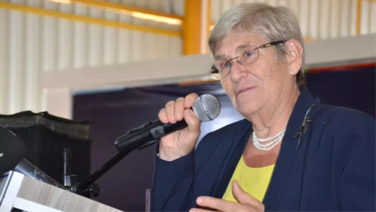 'Aşılar Alzheimer'a Neden Oluyor' Diyen Canan Karatay'a Suç Duyurusu