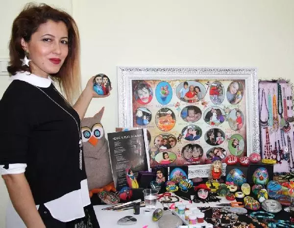 Evini El Sanatları Merkezine Çevirdi Evini El Sanatları Merkezine Çevirdi