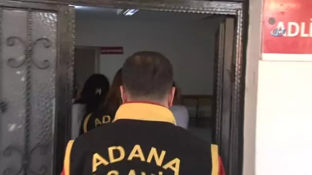 Polise Yakalanan Kadın Hırsızlar 'Ebe' Arıyoruz Dediler Polise Yakalanan Kadın Hırsızlar 'Ebe' Arıyoruz Dediler