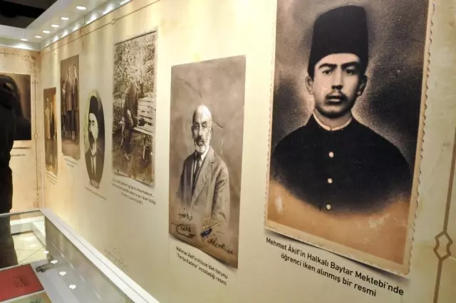 Mehmet Akif Ersoy'un Kişisel Eşyaları Bu Sergide