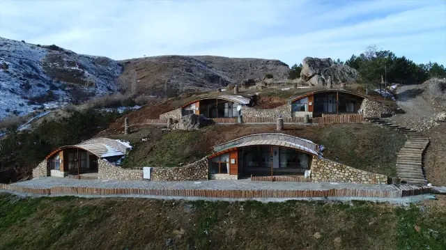 Sivas�ın &quot;Hobbit Evleri&quot; Tatil Köyüne Dönüştürülüyor haberi fotografı