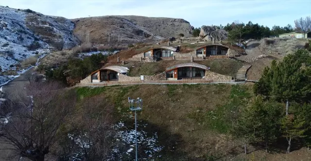 Sivas�ın &quot;Hobbit Evleri&quot; Tatil Köyüne Dönüştürülüyor haberi fotografı