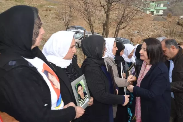 Uludere'de Savaş Uçaklarının Bombalaması Sonucu Ölen 34 Kişi Mezarları Başında Anıldı