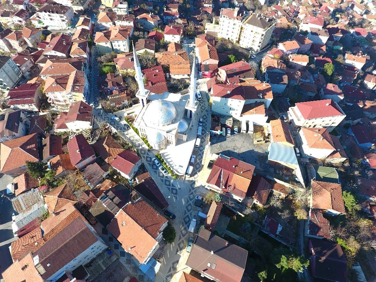 Beykoz'daki Yenimahalle Şeref Yıldız Camii Sokakları Taşla Kaplandı