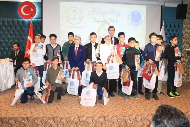 Manavgat'ta Kur'an-ı Kerim'i Güzel Okuma Yarışması Manavgat'ta Kur'an-ı Kerim'i Güzel Okuma Yarışması