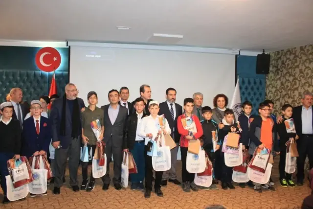 Manavgat'ta Kur'an-ı Kerim'i Güzel Okuma Yarışması Manavgat'ta Kur'an-ı Kerim'i Güzel Okuma Yarışması