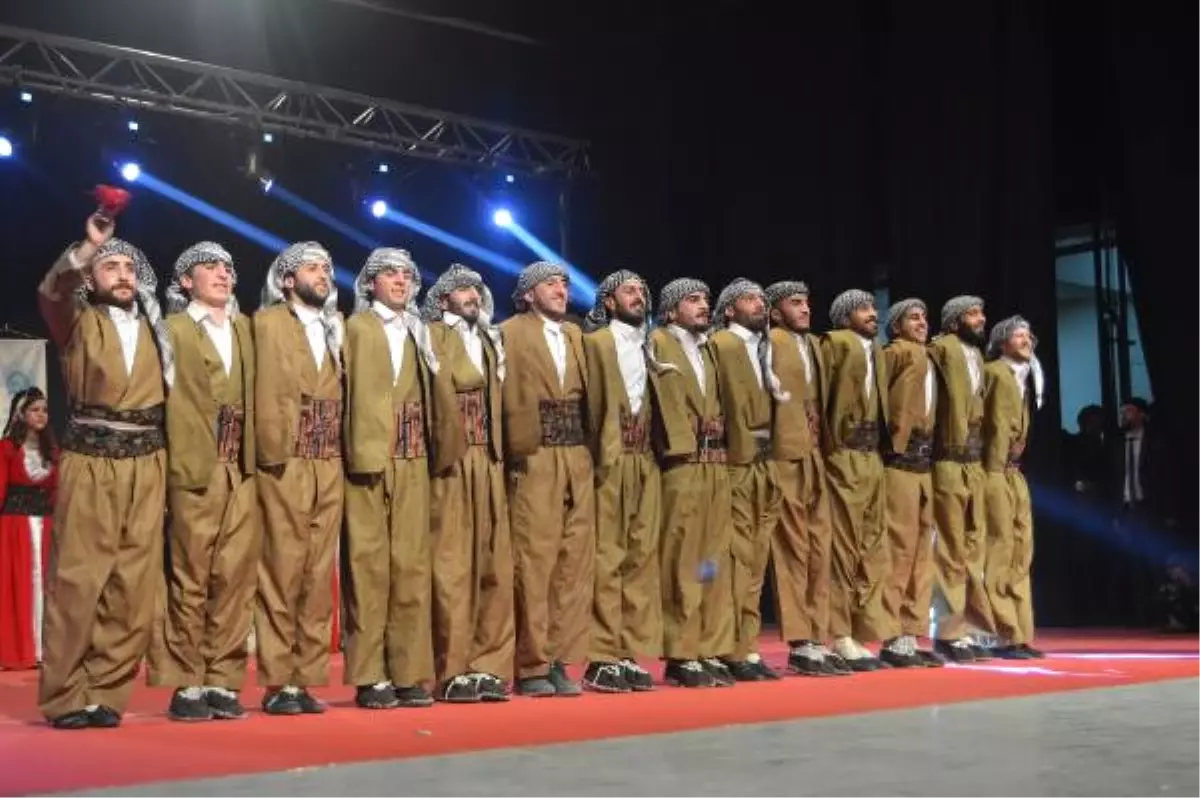 Hakkari'de 'Kültürlerin Dansı'na Yoğun İlgi